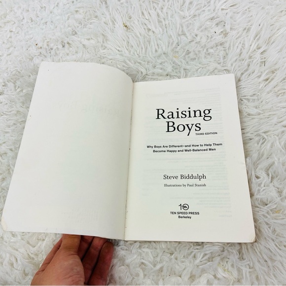 RAISING BOYS third edition why boys are different & how to help them book - Picture 6 of 8